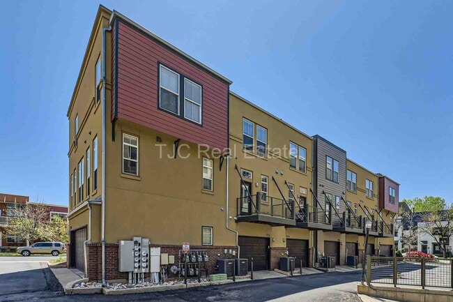 Building Photo - Two Balconies!