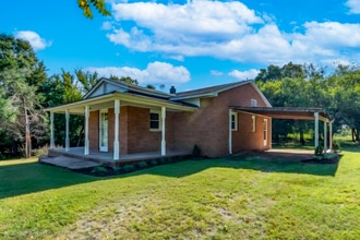 Building Photo - 407 Christopher Dr