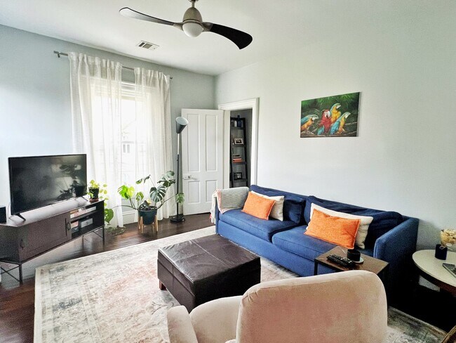 Building Photo - 70 Grove St