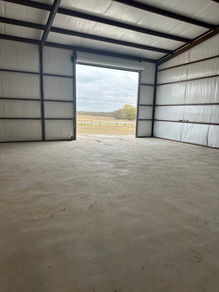 Building Photo - 3980 Old Lorena Rd