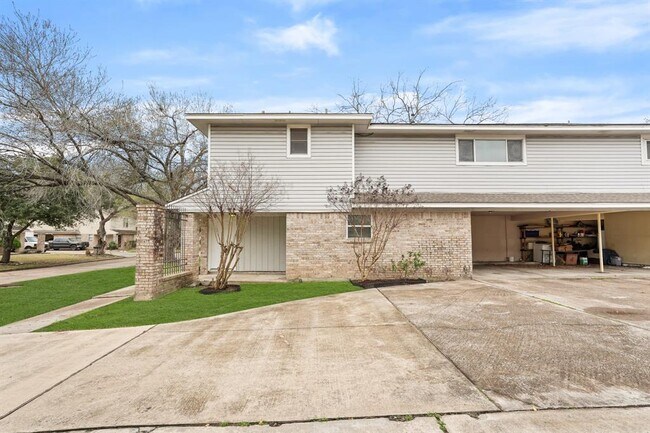 Building Photo - 10814 Sugar Hill Dr
