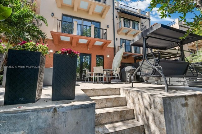 Building Photo - 6222 Paradise Point Dr
