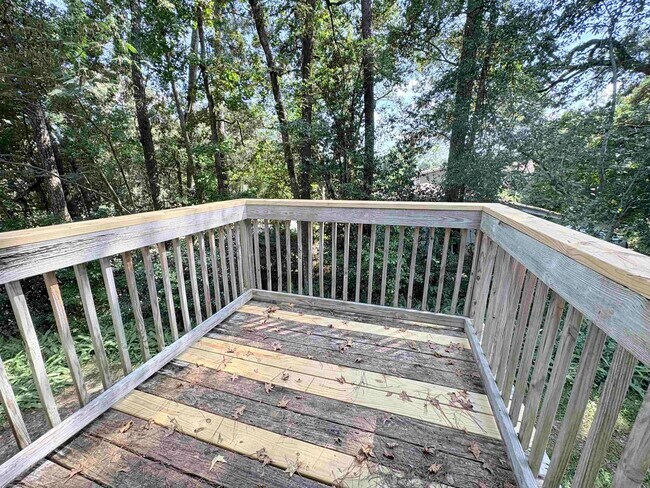 Building Photo - 2110 Golf Terrace Dr