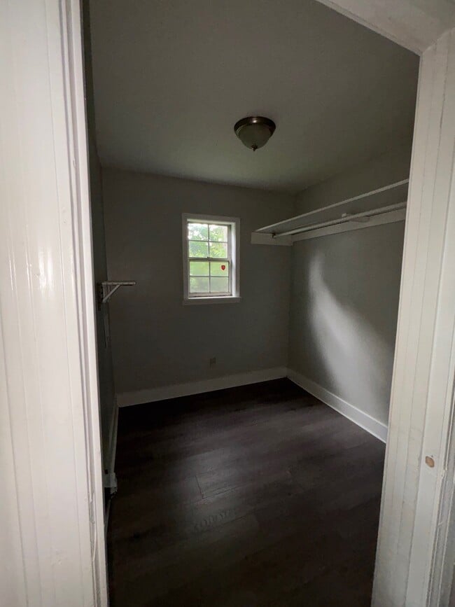 Building Photo - 110 Lookout Ave