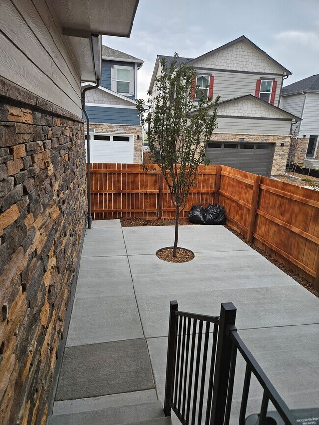 Building Photo - Stunning Brand New Home Close To Lowry & DIA