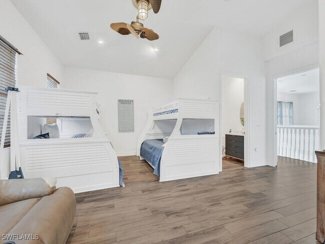 Building Photo - 10240 Bellavista Cir