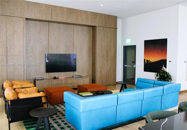 Building Photo - 601 N Miami Ave