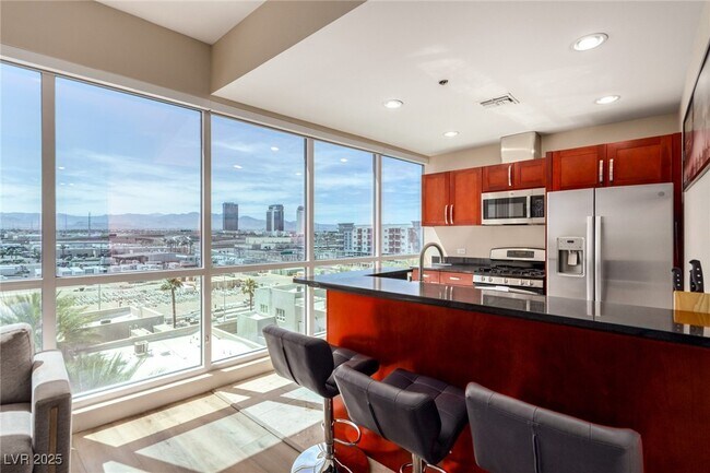 Building Photo - 4575 Dean Martin Dr