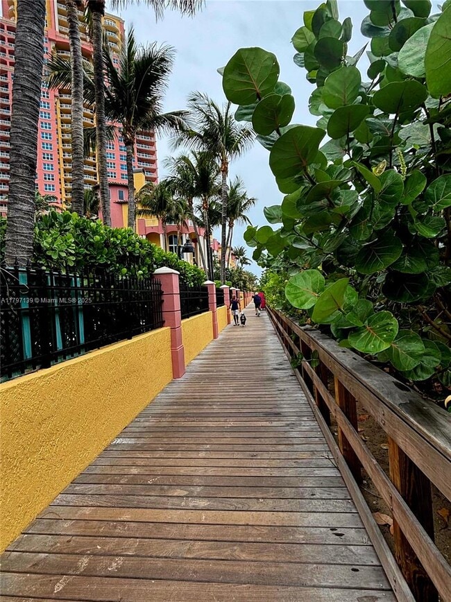Building Photo - 2121 N Ocean Blvd