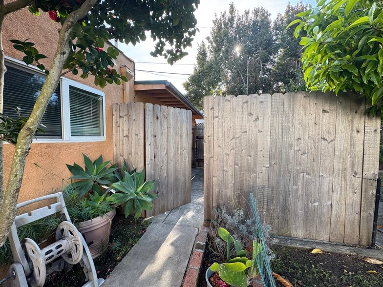 Building Photo - 2520 21st St