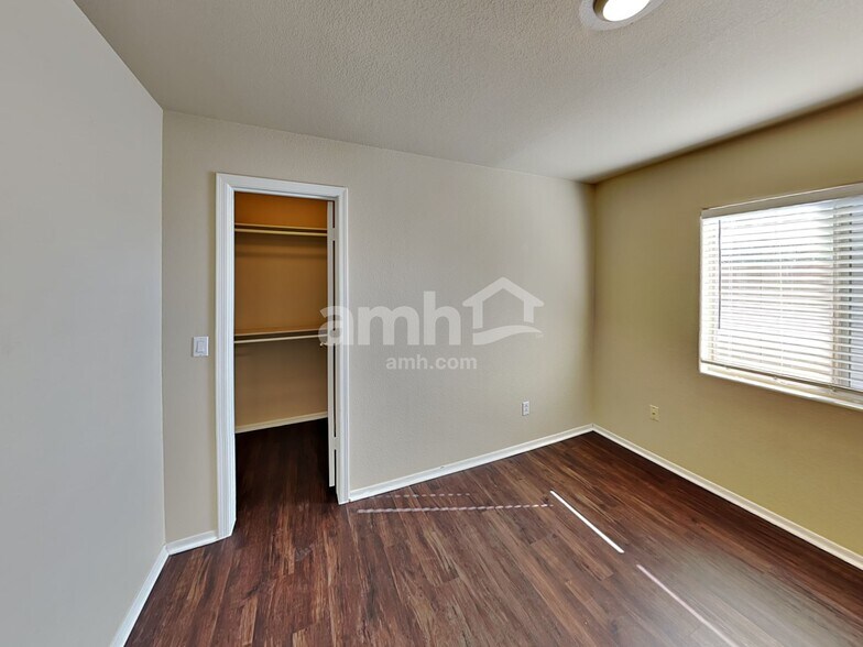 Building Photo - 15585 N Gil Balcome