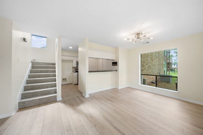 Building Photo - 20271 Sunny Shores Dr