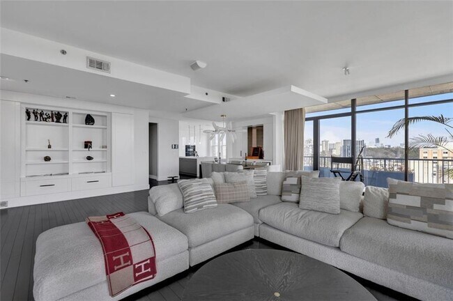 Building Photo - 2233 Peachtree Rd NE