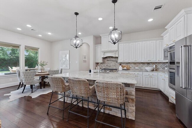 Building Photo - 5823 Stratton Wds Dr