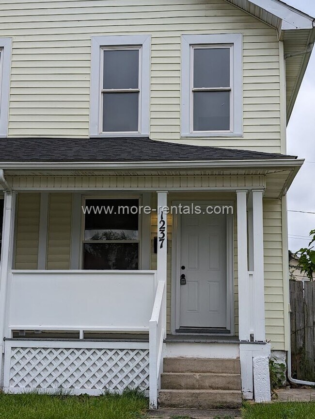 Building Photo - 1237-1239 Atcheson St