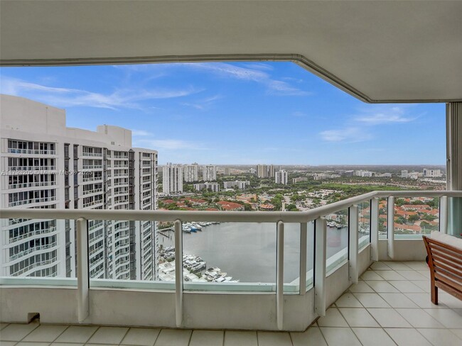 Building Photo - 21205 Yacht Club Dr