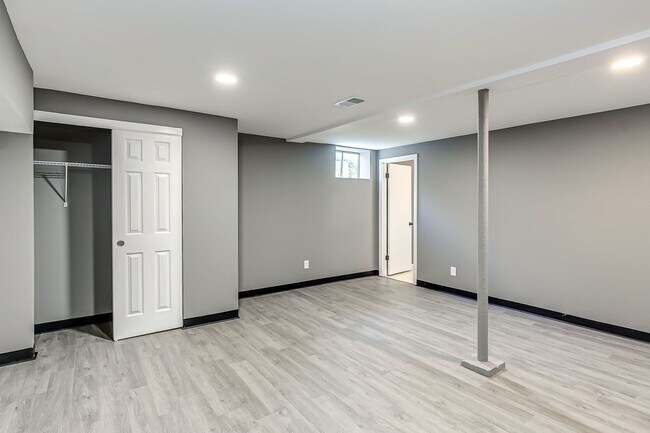 Building Photo - 4 Bedroom Glencliff Home With Garage