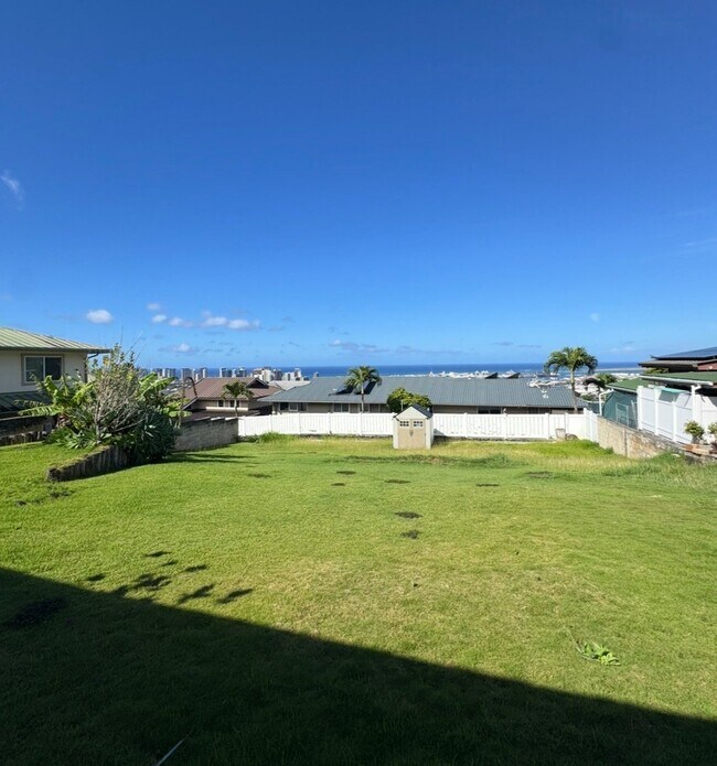 Building Photo - 1326 Alewa Dr