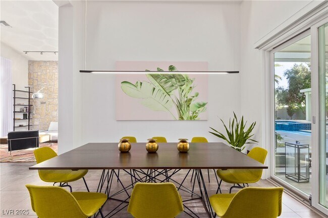 Building Photo - 9301 St James Cir