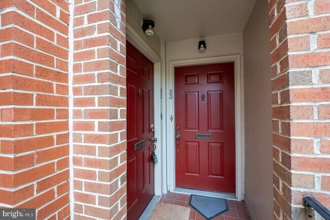 Building Photo - 35 Andrew Pl