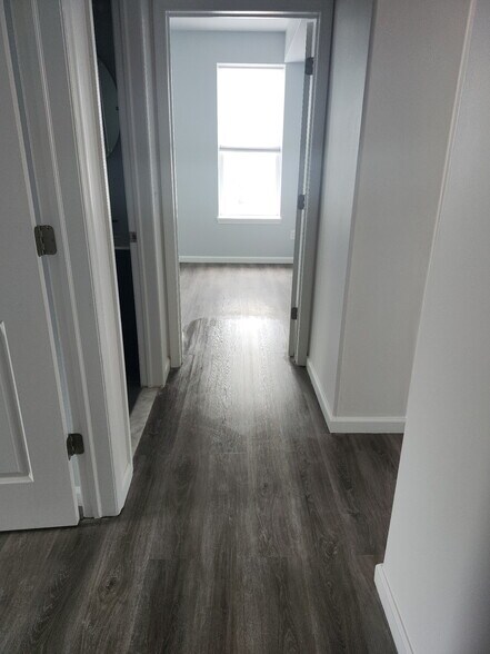 Building Photo - 14 Gouverneur St
