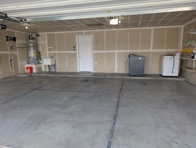 Building Photo - Spacious 2-Story Home with 3-Car Garage in...