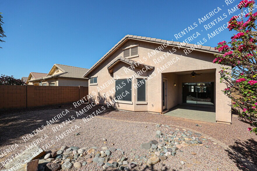 Building Photo - 12823 W Modesto Dr