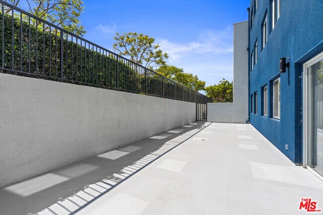 Building Photo - 16100 Sunset Blvd