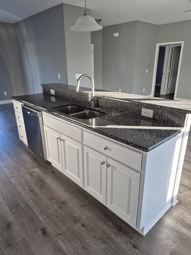 Building Photo - 1713 N Carolina St