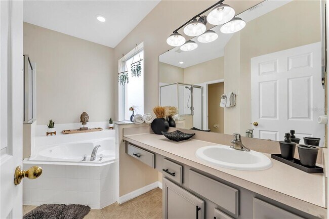 Building Photo - 2736 Lido Key Dr