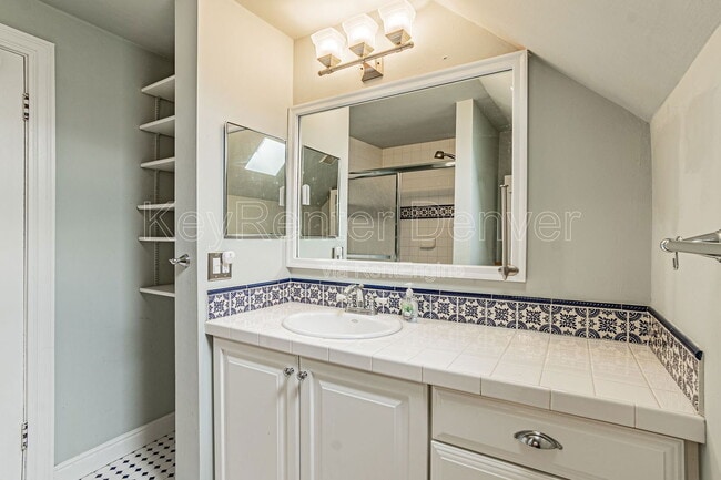 Building Photo - 2141 Irving St