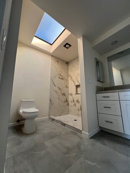 Building Photo - 6818 Caminito del Greco