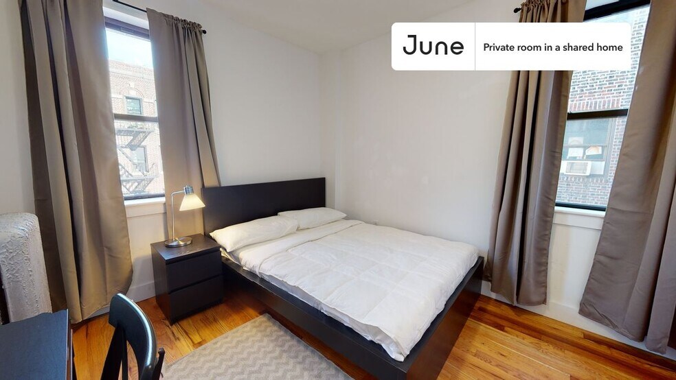 Primary Photo - Private bedroom in 5 bed/2 bath Home