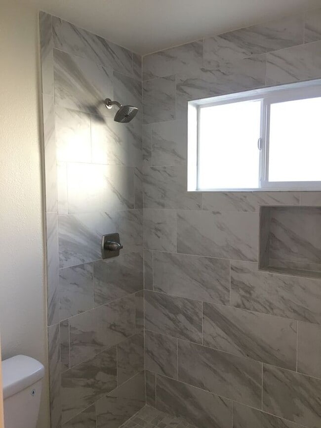 Building Photo - COMING SOON! Adorable 2 Bed 2 Bath Condo i...