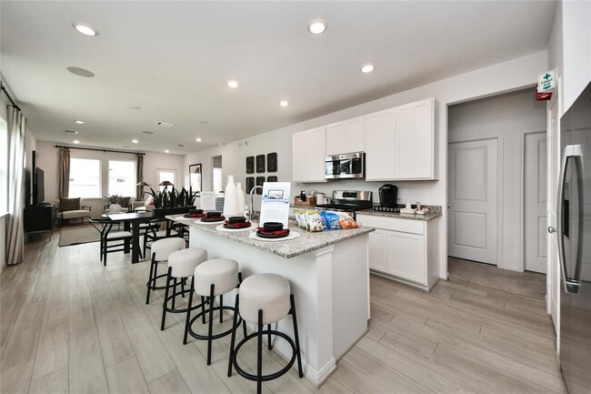 Building Photo - 18010 Whitetail Run Ln