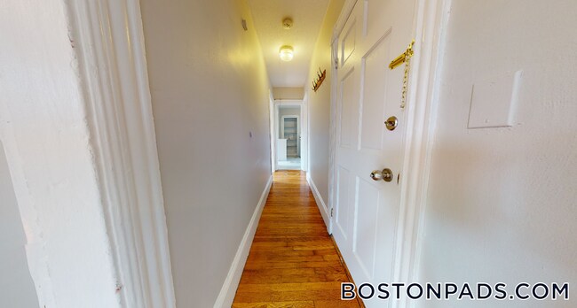 Building Photo - 568 Greene St