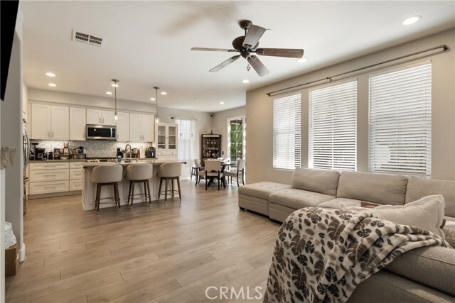 Building Photo - 32 Bramford St