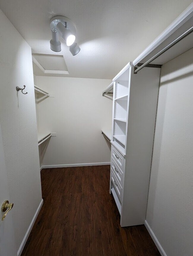 Building Photo - Beautiful 3bed 2.5bath 2 story home located in Rivergate Gated Community