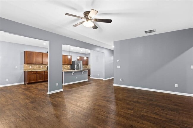 Building Photo - 407 Aviary Ln