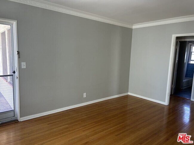 Building Photo - 4054 Madison Ave
