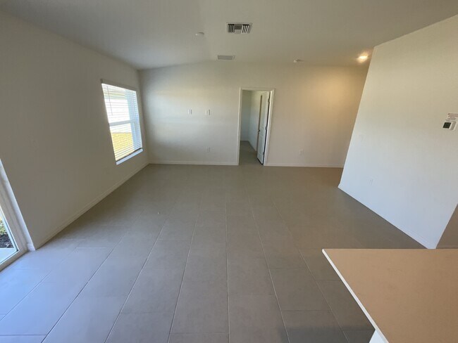 Building Photo - 17236 Cantu Ct