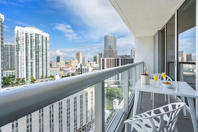 Building Photo - 485 Brickell Ave