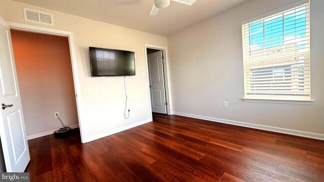 Building Photo - 10552 Neil Armstrong Way