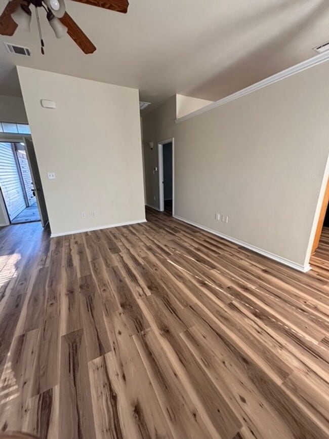 Building Photo - Charming 3 Bedroom, 2 Bath Home – Move-In Ready!