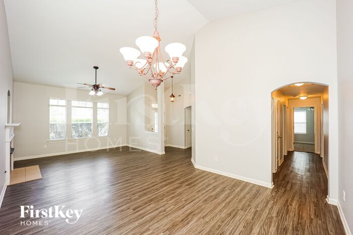 Building Photo - 207 Fairgrove Ln