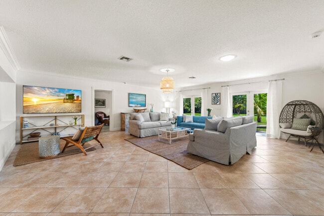 Building Photo - 602 N Atlantic Dr