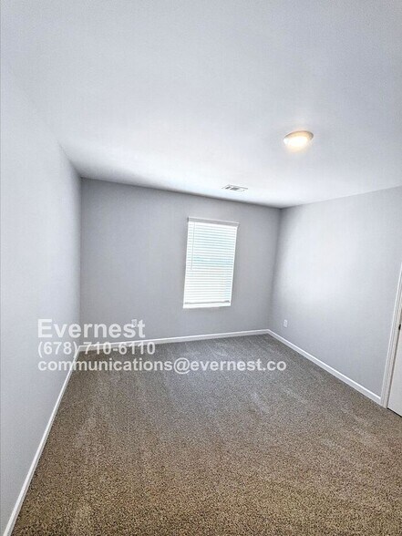 Building Photo - 75 Heyman Dr