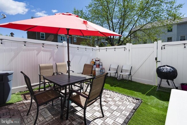 Building Photo - 9308 Canterbury Riding