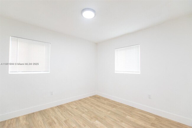 Building Photo - 11520 SW 142nd Terrace