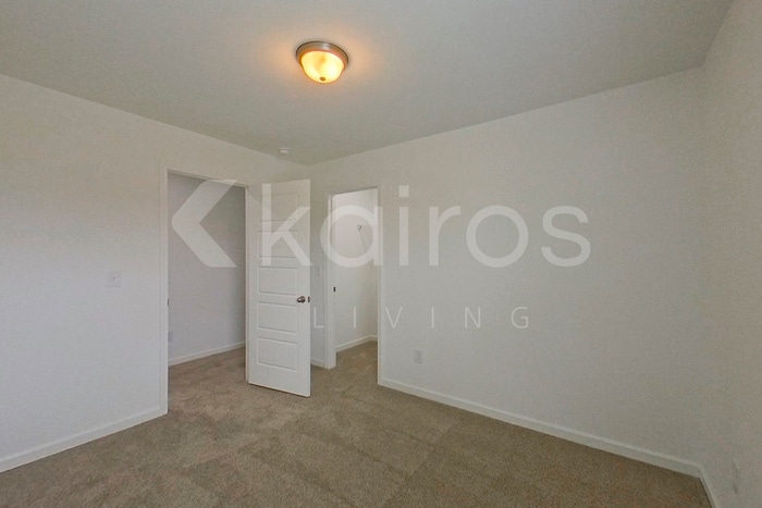 Building Photo - 308 Silver Maple Ln